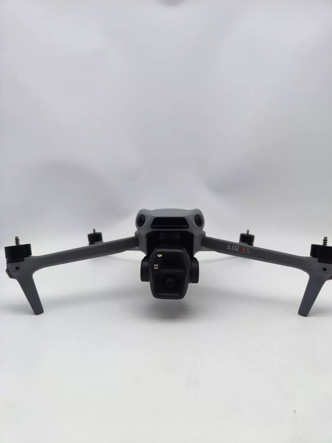 99% New (Mint) DJI air3s Fly More Combo