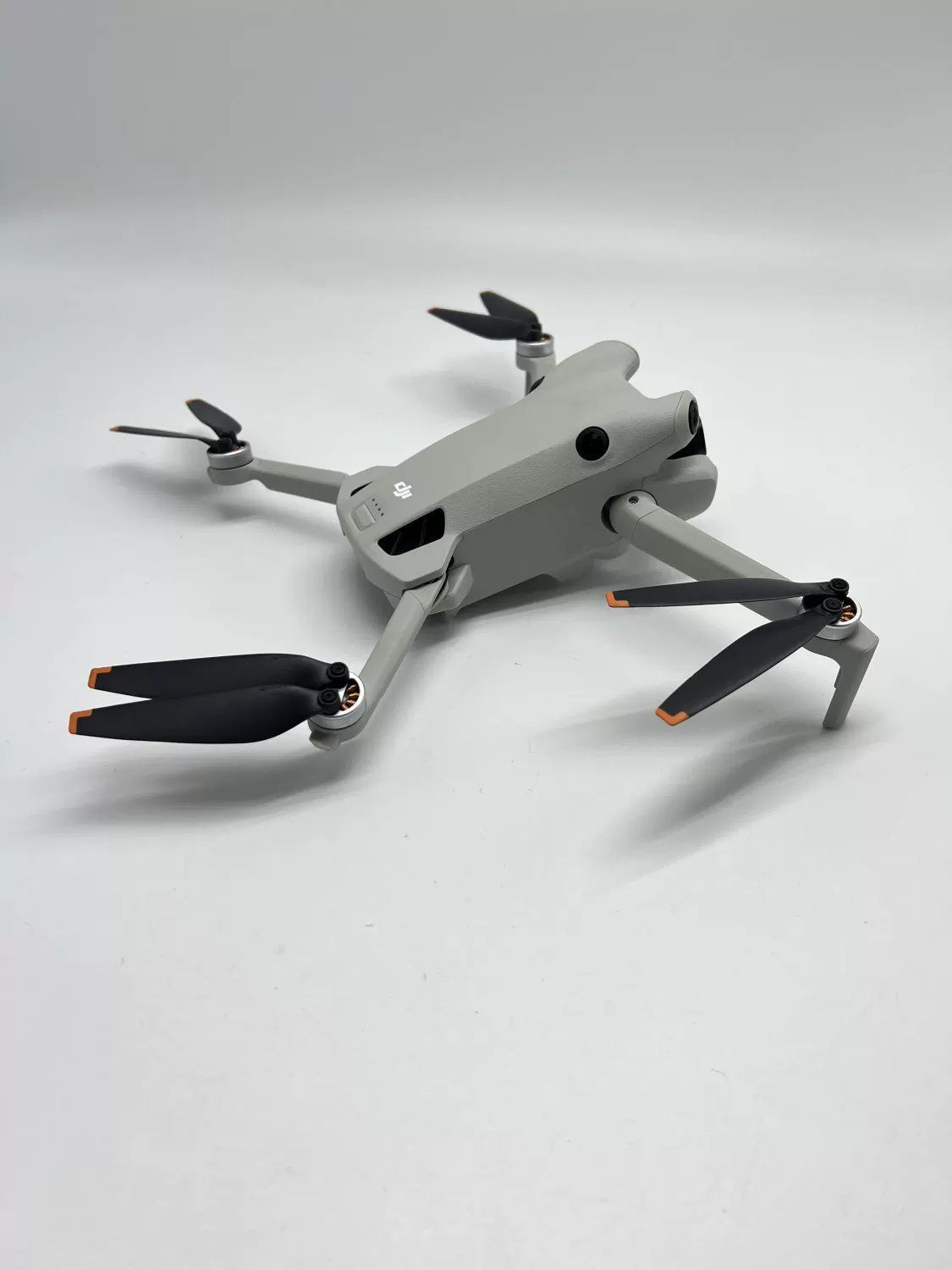 DJI Mini 4 pro with Screen, Extended Battery Fly More Combo