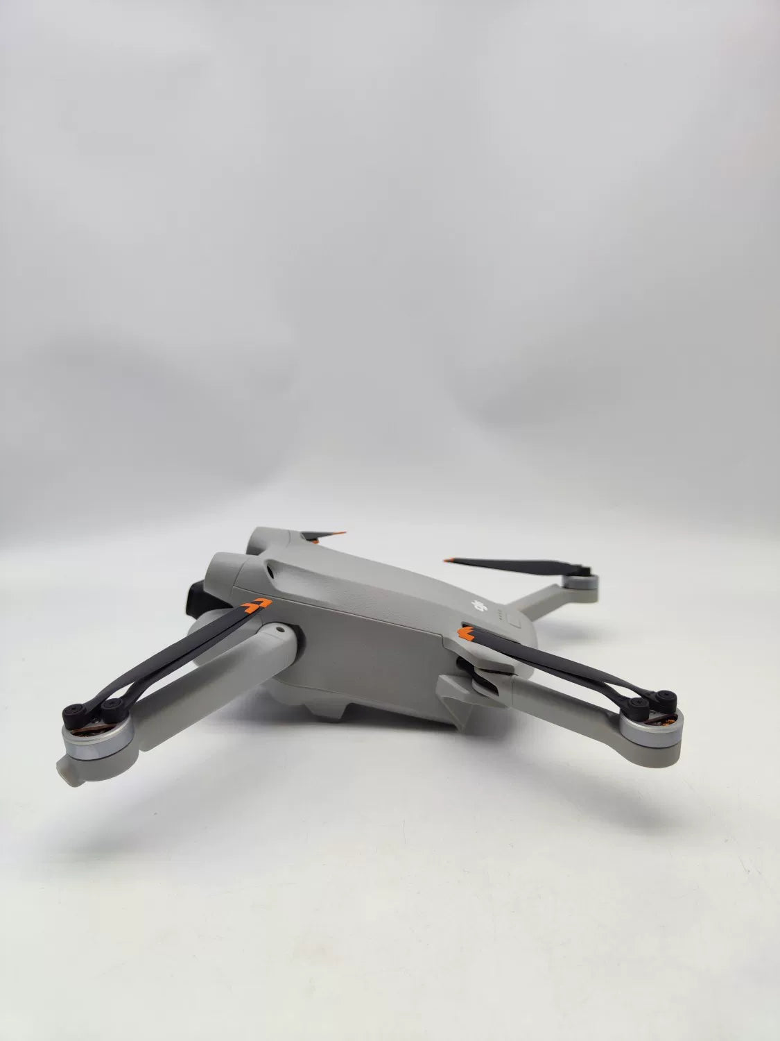 99% New (Mint) DJI mini3pro with Screen Fly More Combo