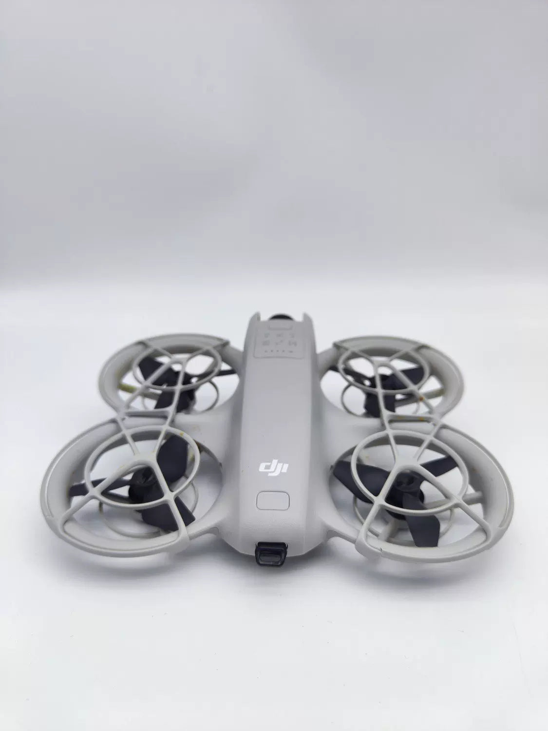 95% New (Like New) DJI neo Fly More Combo