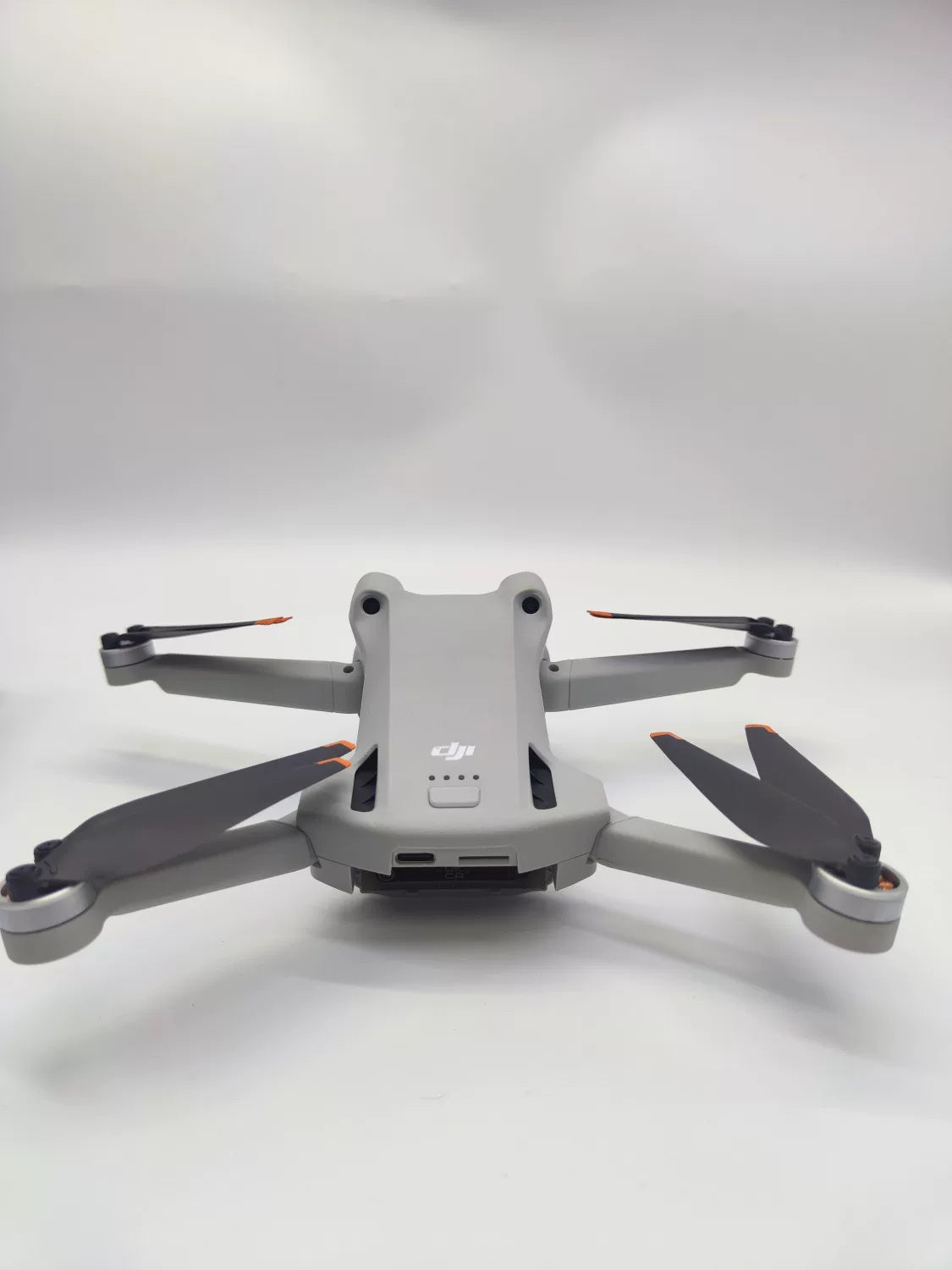 99% New (Mint) DJI mini3pro with Screen, Extended Battery Fly More Combo
