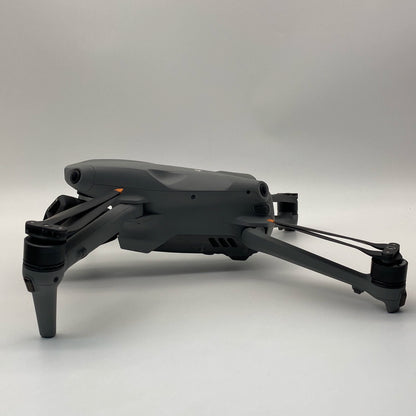 DJI Air 3S Fly More Combo مع جهاز تحكم عن بعد قياسي وCare Refresh - ممتاز (جديد بنسبة 95%)