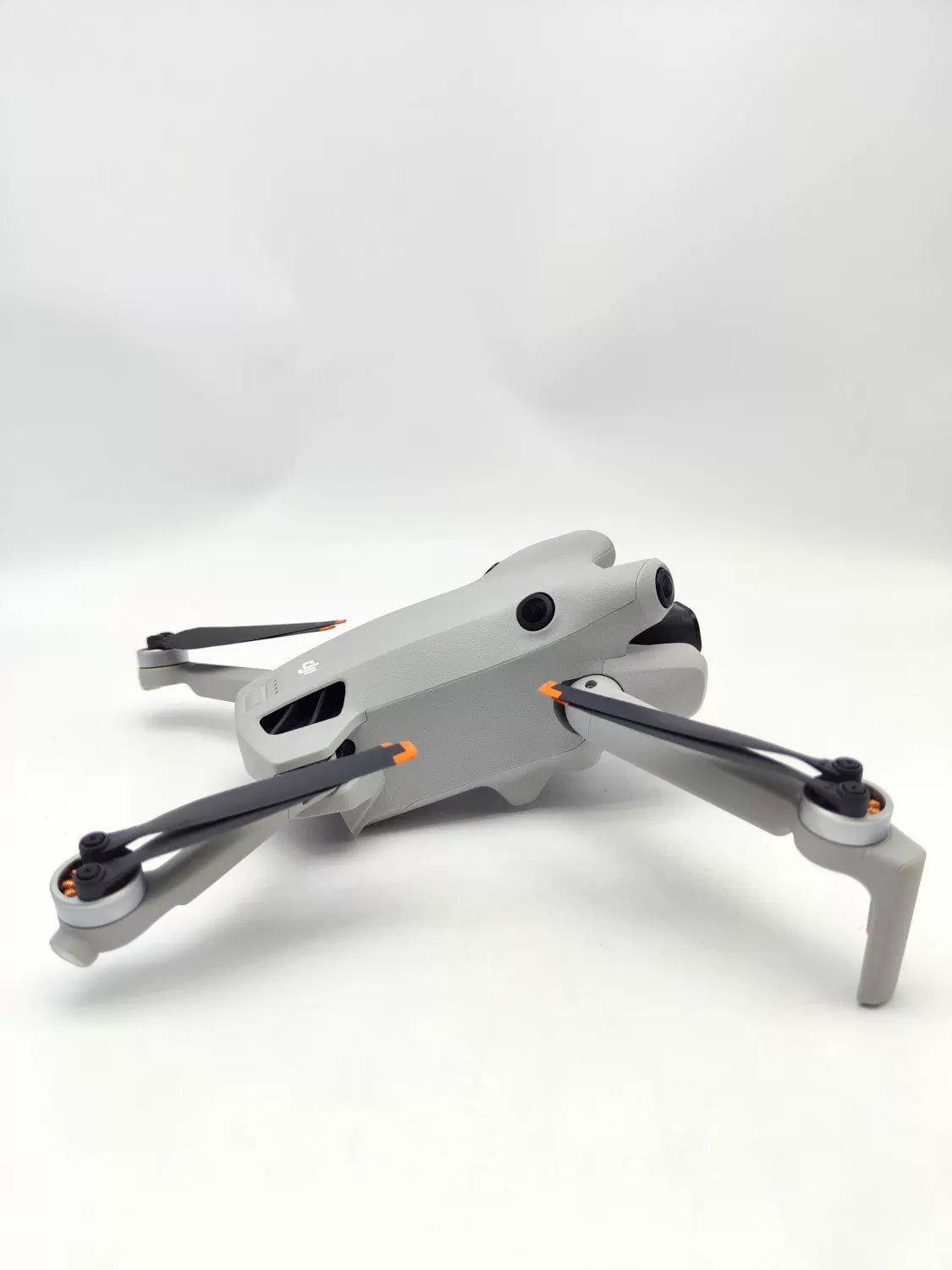 99% New (Mint) DJI mini4pro with Screen Fly More Combo with DJI Care Refresh
