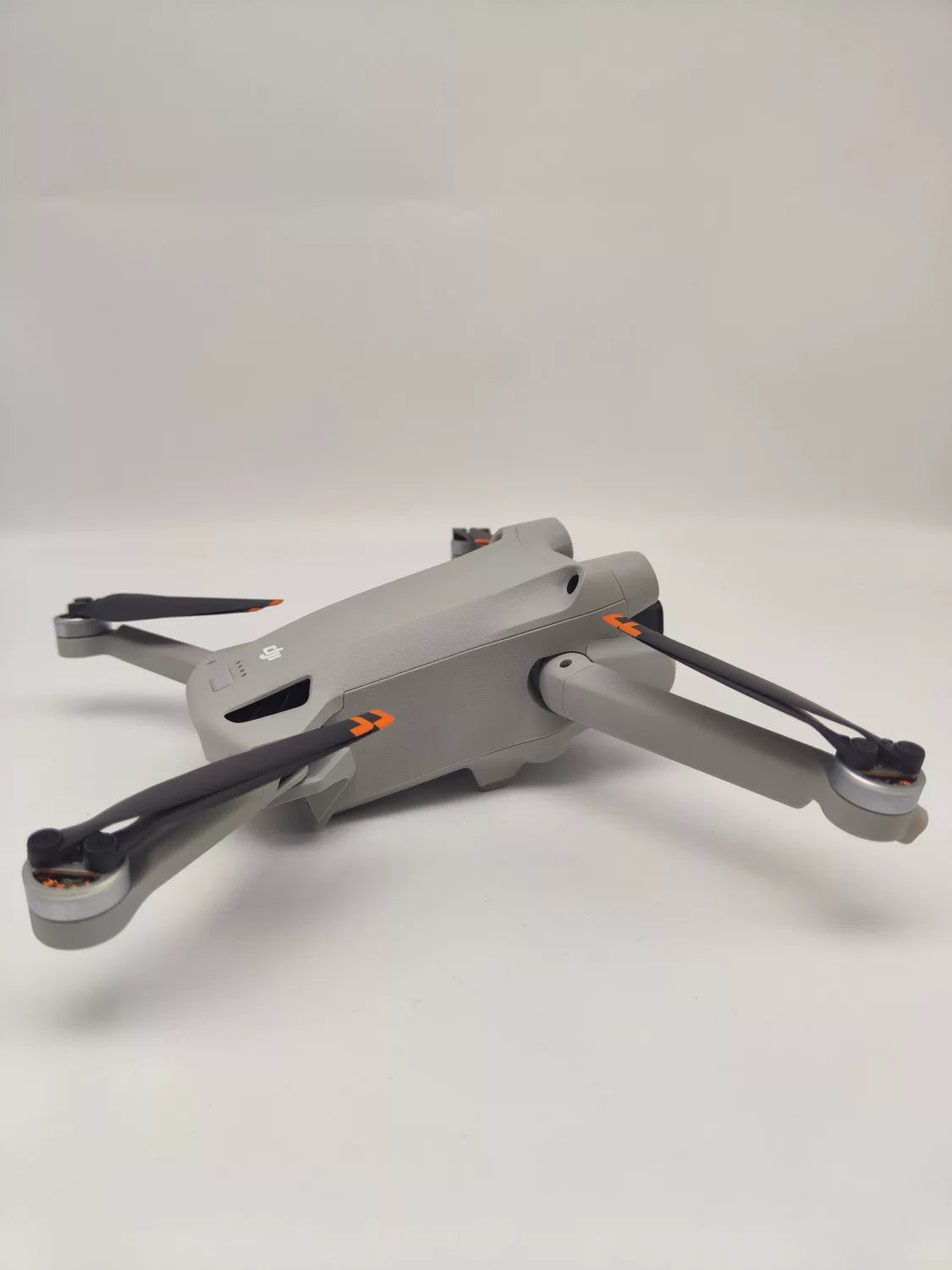 99% New (Mint) DJI mini3pro with Screen Fly More Combo