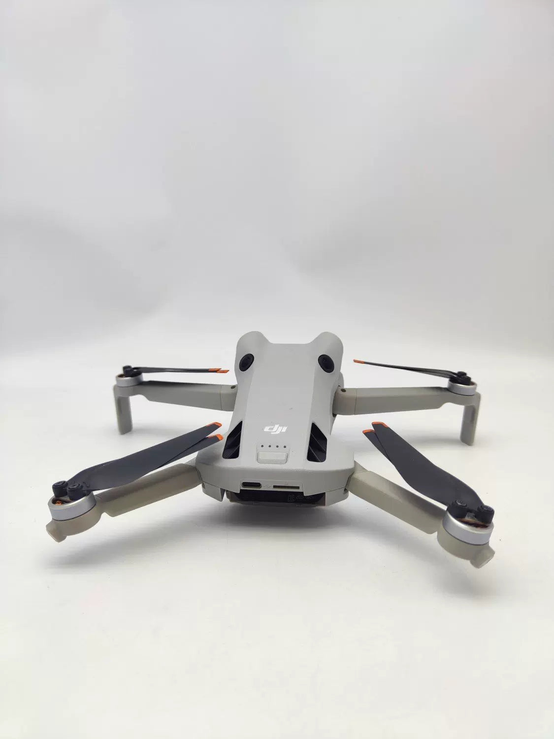 95% New (Like New) DJI mini4pro with Screen, Extended Battery Fly More Combo with 2-Year DJI Care Refresh