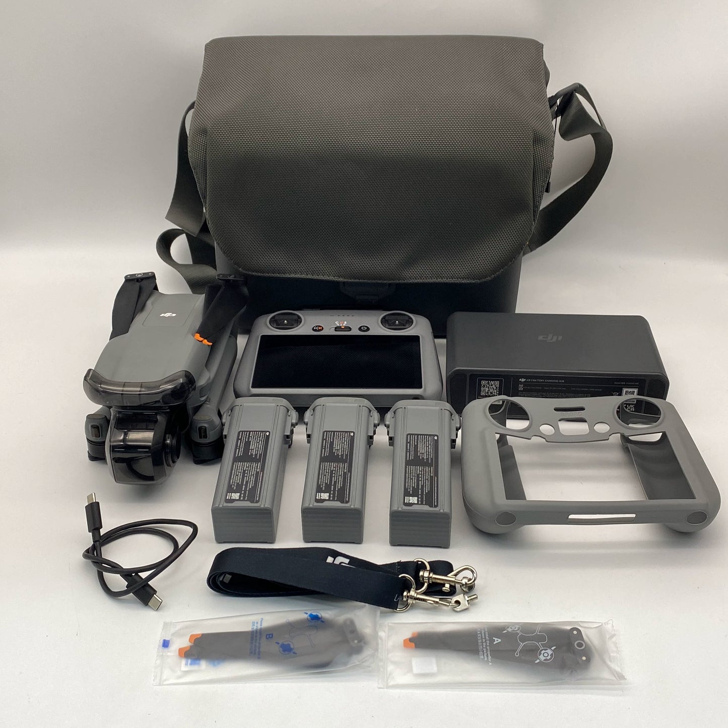 DJI Air 3 Fly More Combo Enhanced Transmission (Screen Remote) - Excellent (95% New)