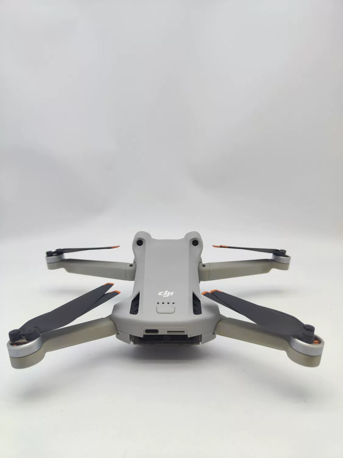95% New (Like New) DJI mini3pro with Screen, Extended Battery Fly More Combo