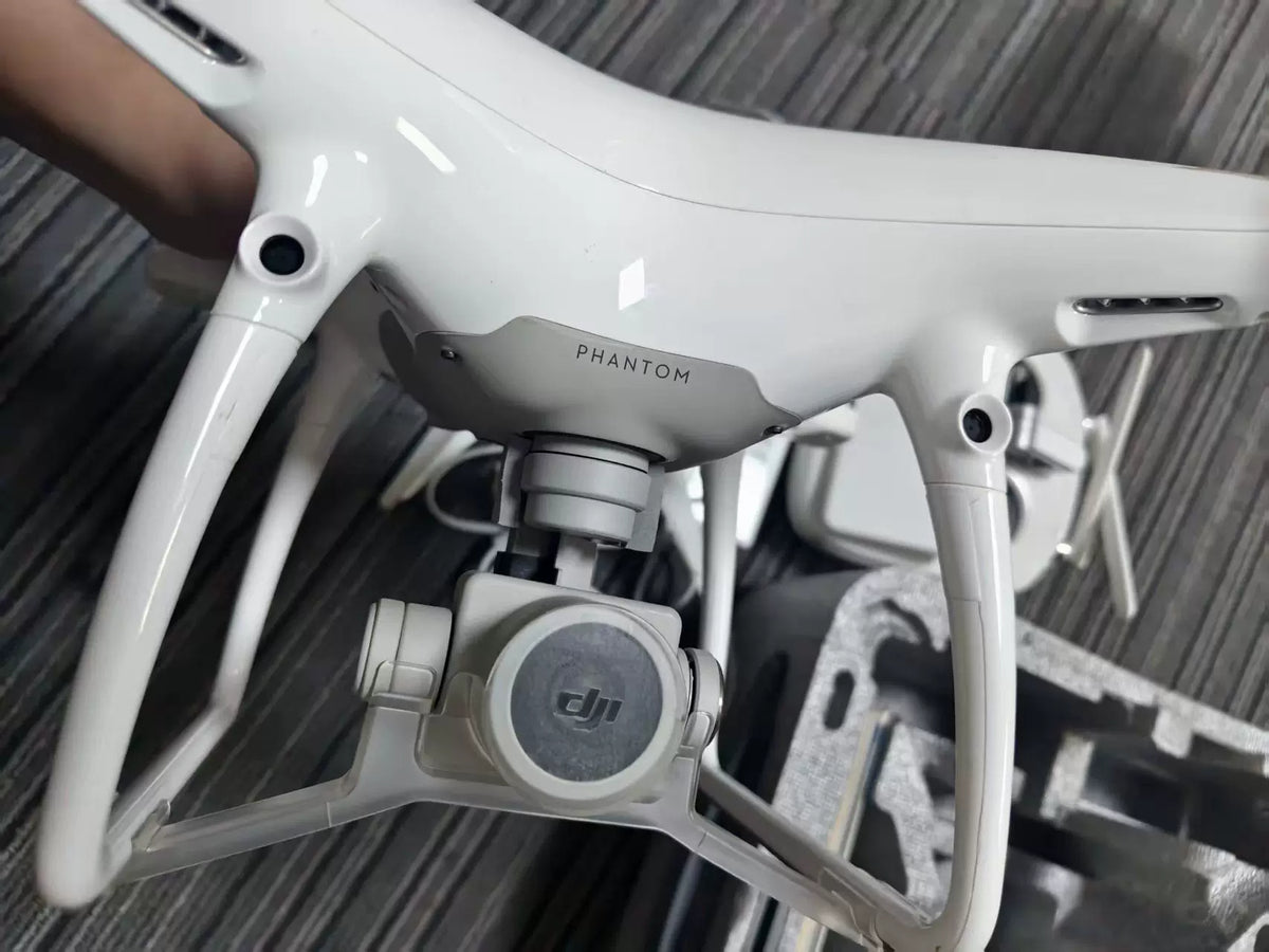 95% New (Like New) DJI Phantom 4 – photo 4