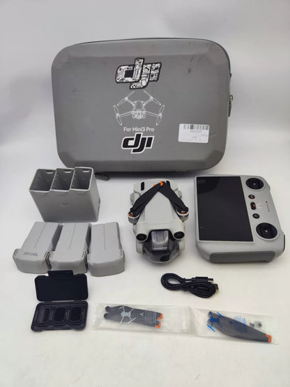 99% New (Mint) DJI mini3pro with Screen, Extended Battery Fly More Combo