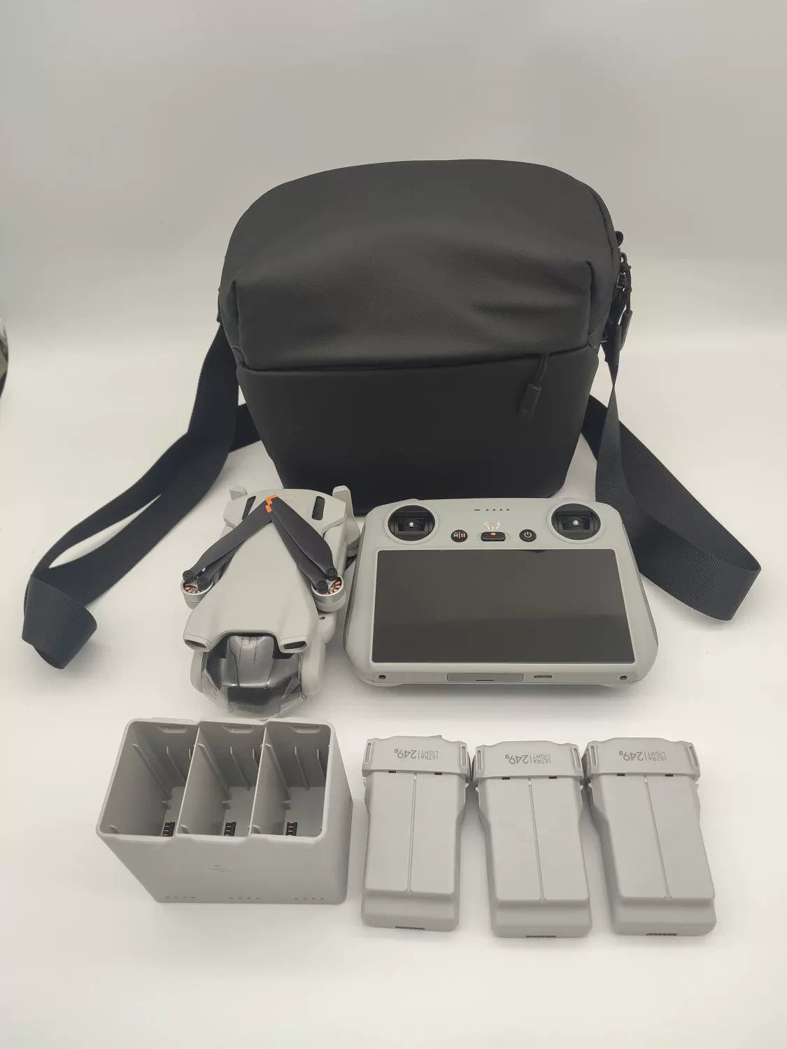 DJI Mini 3 with Screen Fly More Combo DJI Care Refresh