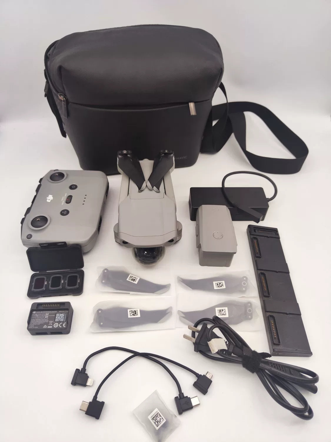95% New (Like New) DJI air2 Fly More Combo