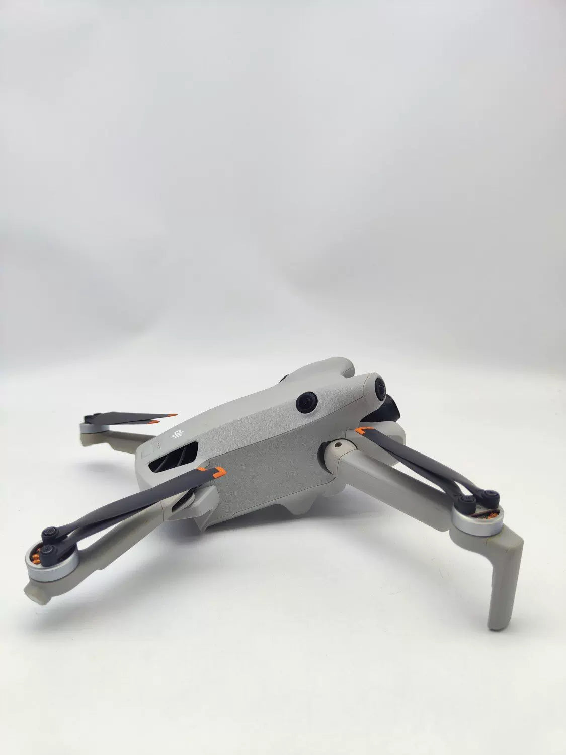 95% New (Like New) DJI mini4pro with Screen, Extended Battery Fly More Combo with 2-Year DJI Care Refresh