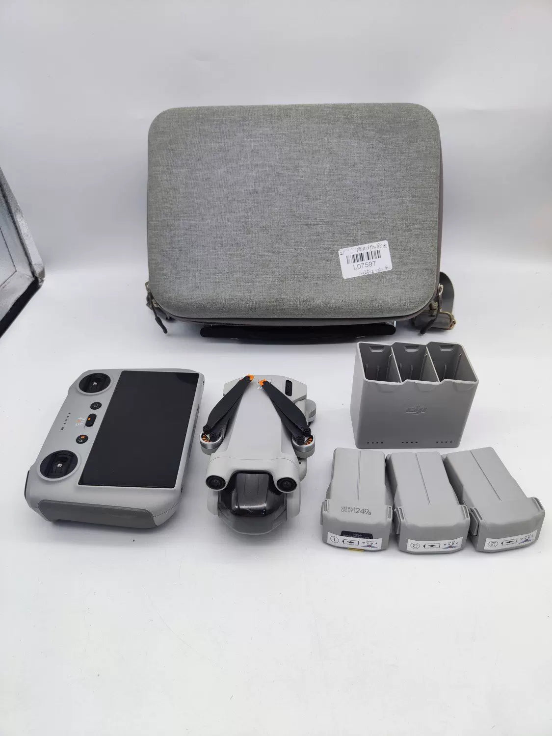 99% New (Mint) DJI Mini3pro with Screen, Extended Battery Fly More Combo with DJI Care Refresh