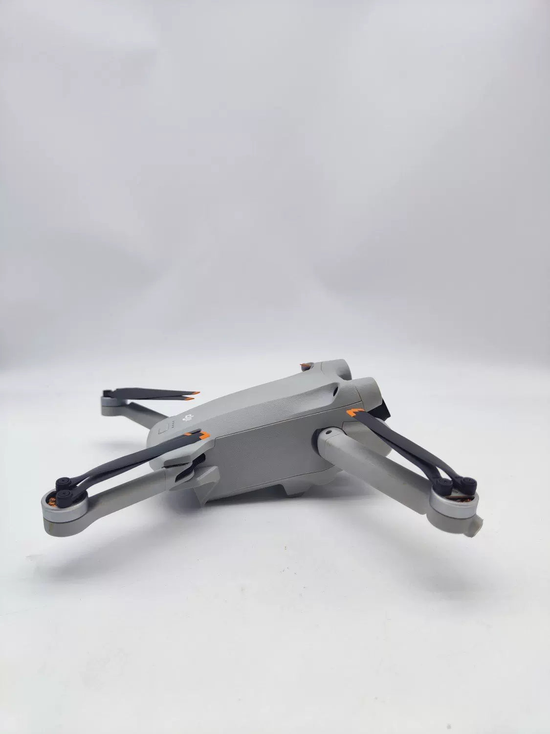 95% New (Like New) DJI mini3pro with Screen Standard Combo