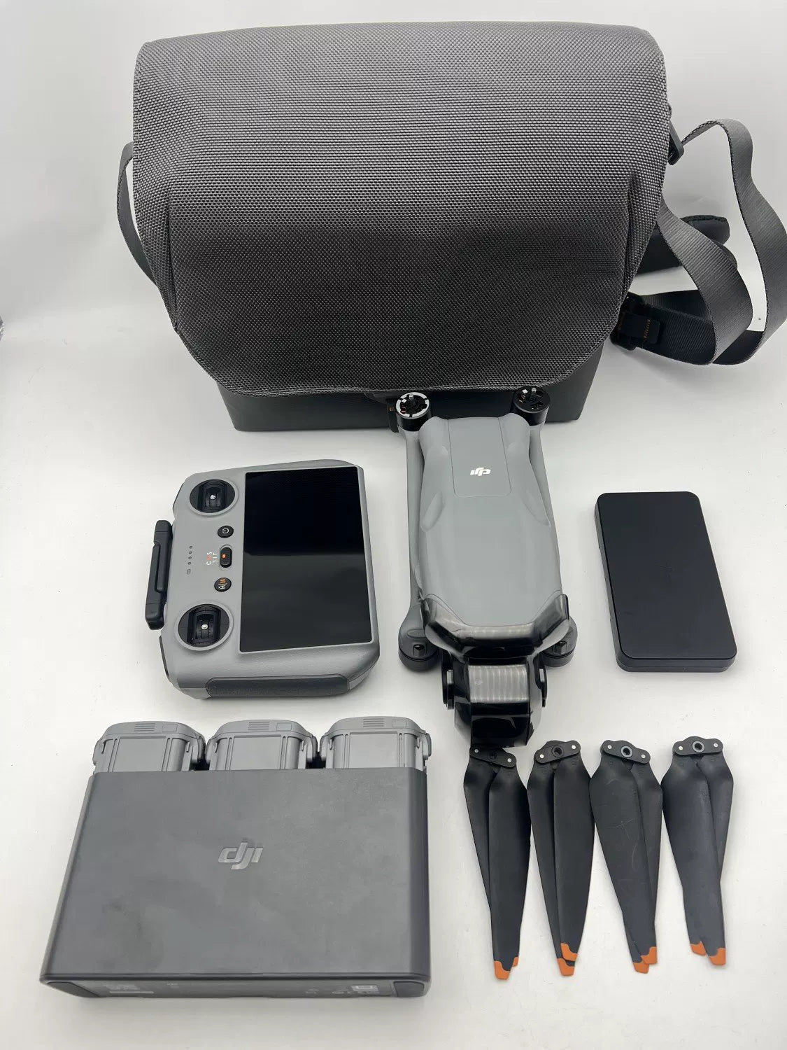 99% New (Mint) DJI Air 3s with Screen Fly More Combo
