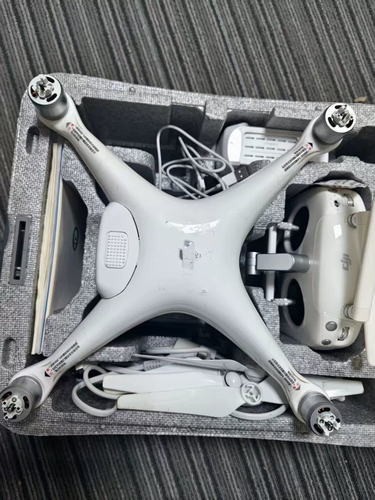 95% New (Like New) DJI Phantom 4 – photo 2