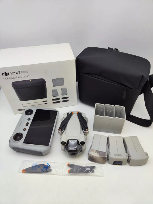 99% New (Mint) DJI mini3pro with Screen, Extended Battery Fly More Combo