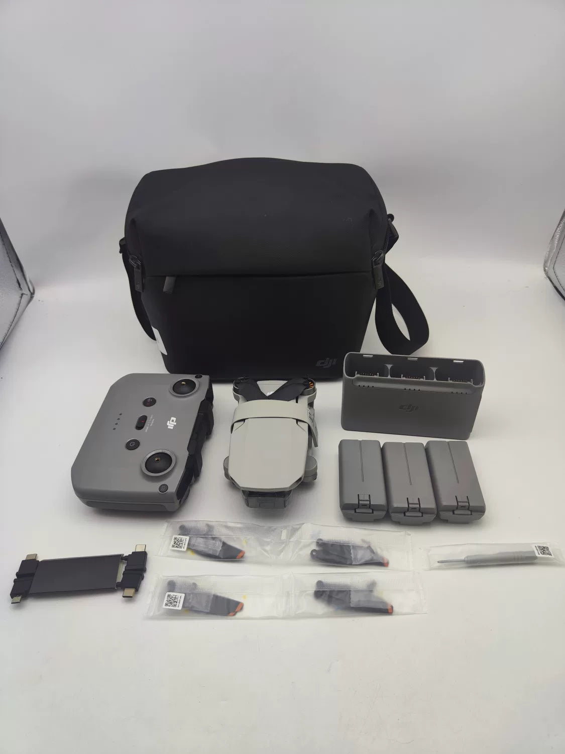 99% New (Mint) DJI mini2 Fly More Combo