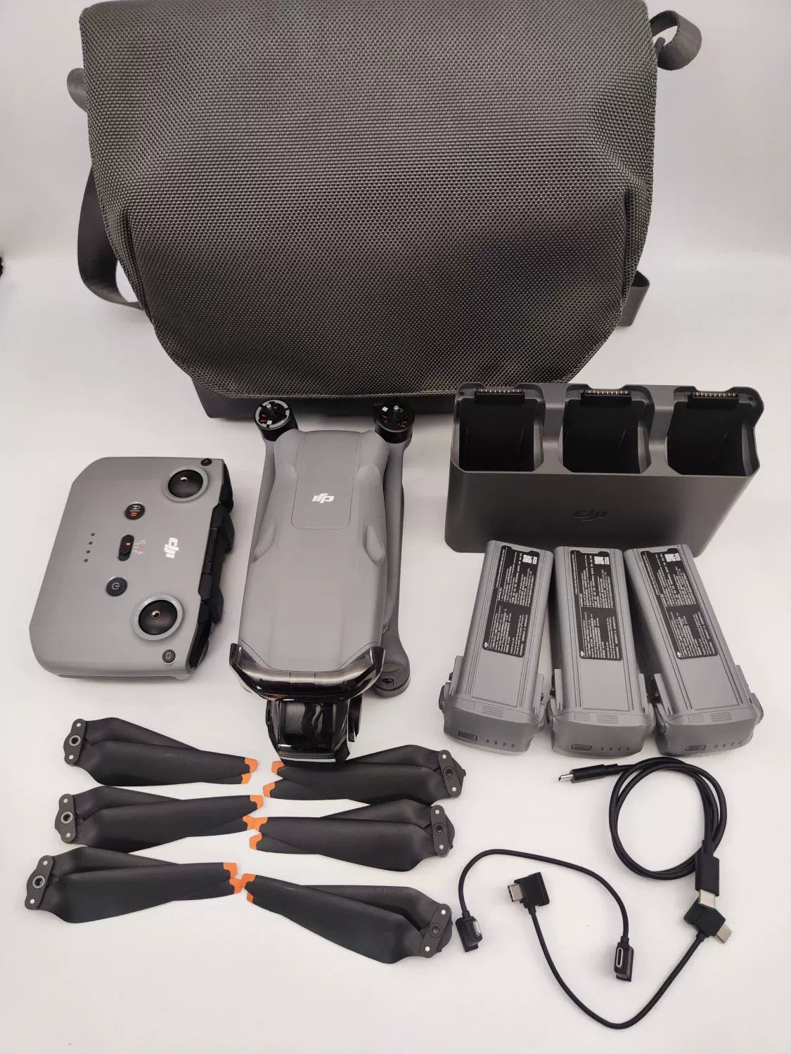 99% New (Mint) DJI air3 Fly More Combo