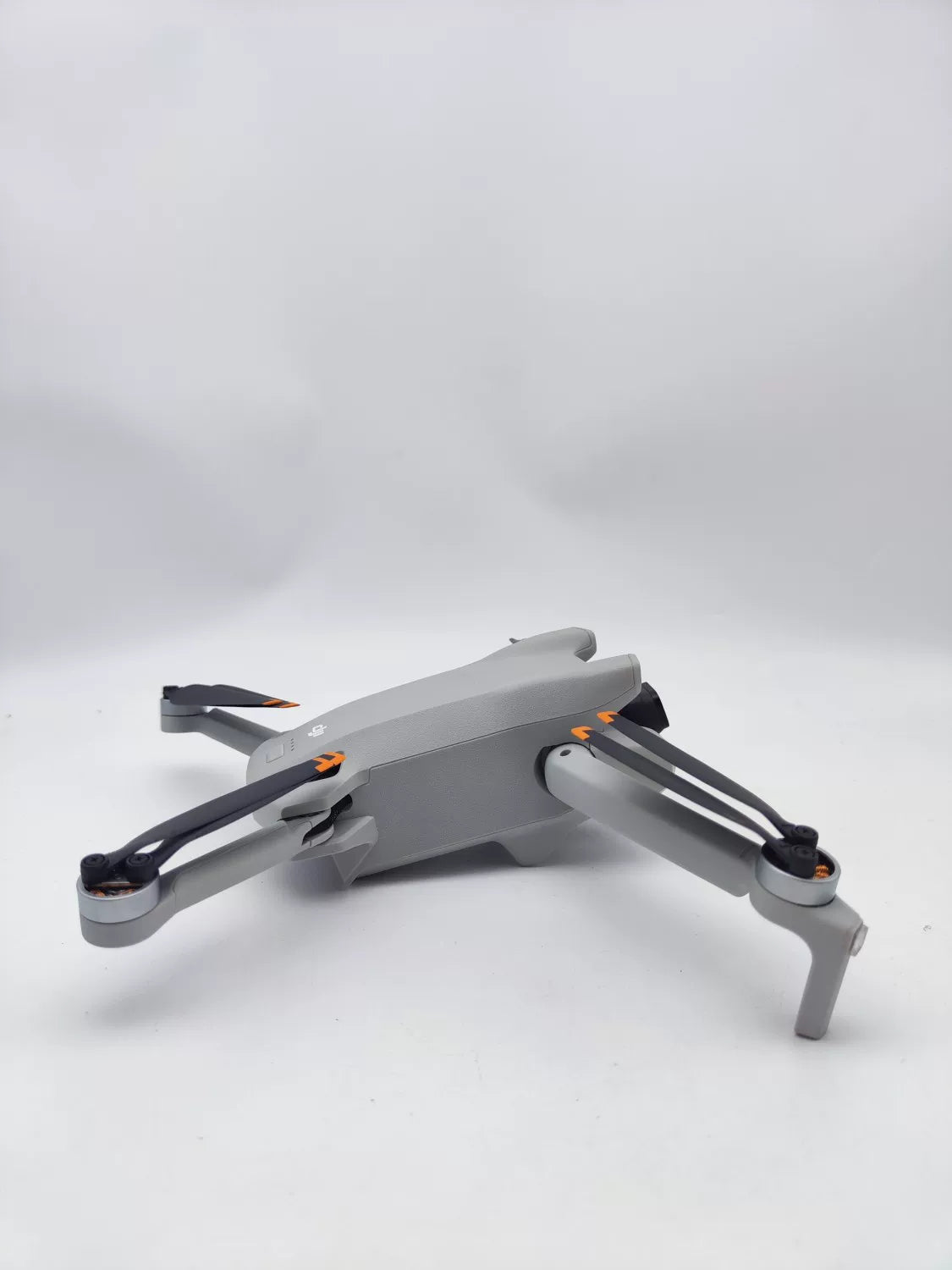 99% New (Mint) DJI mini3 with Screen Fly More Combo with DJI Care Refresh