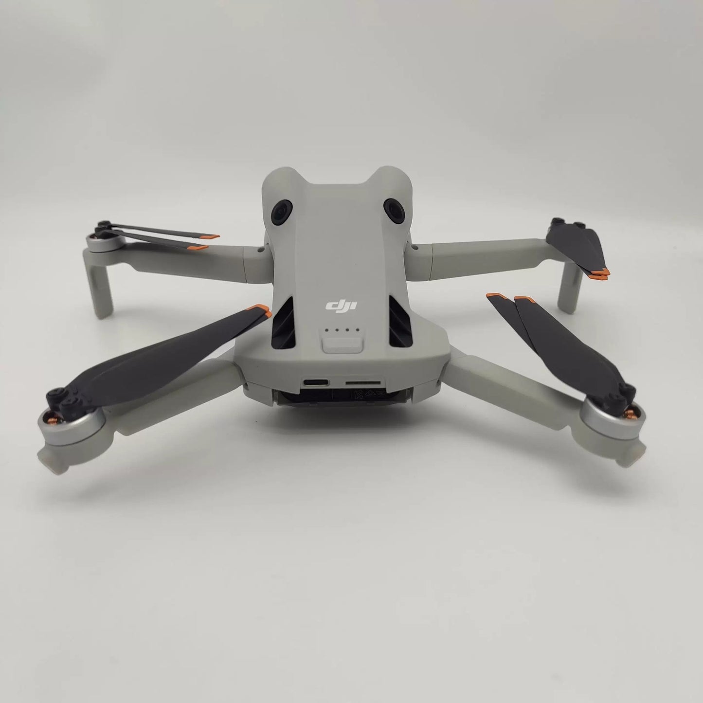 99% New (Mint) DJI Mini 4 Pro with Screen, Extended Battery with DJI Care Refresh
