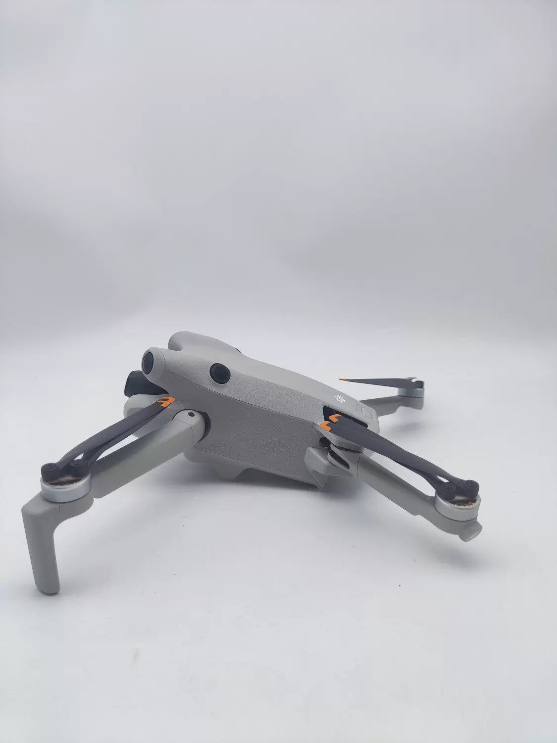 95% New (Like New) DJI mini4pro with Screen, Extended Battery Fly More Combo