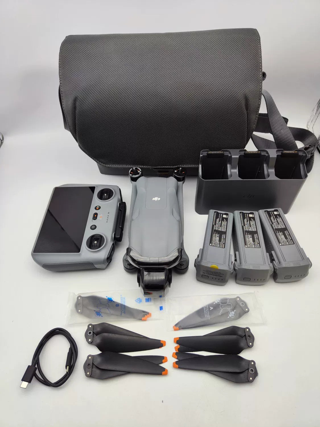 99% New (Mint) DJI air3 with Screen Fly More Combo