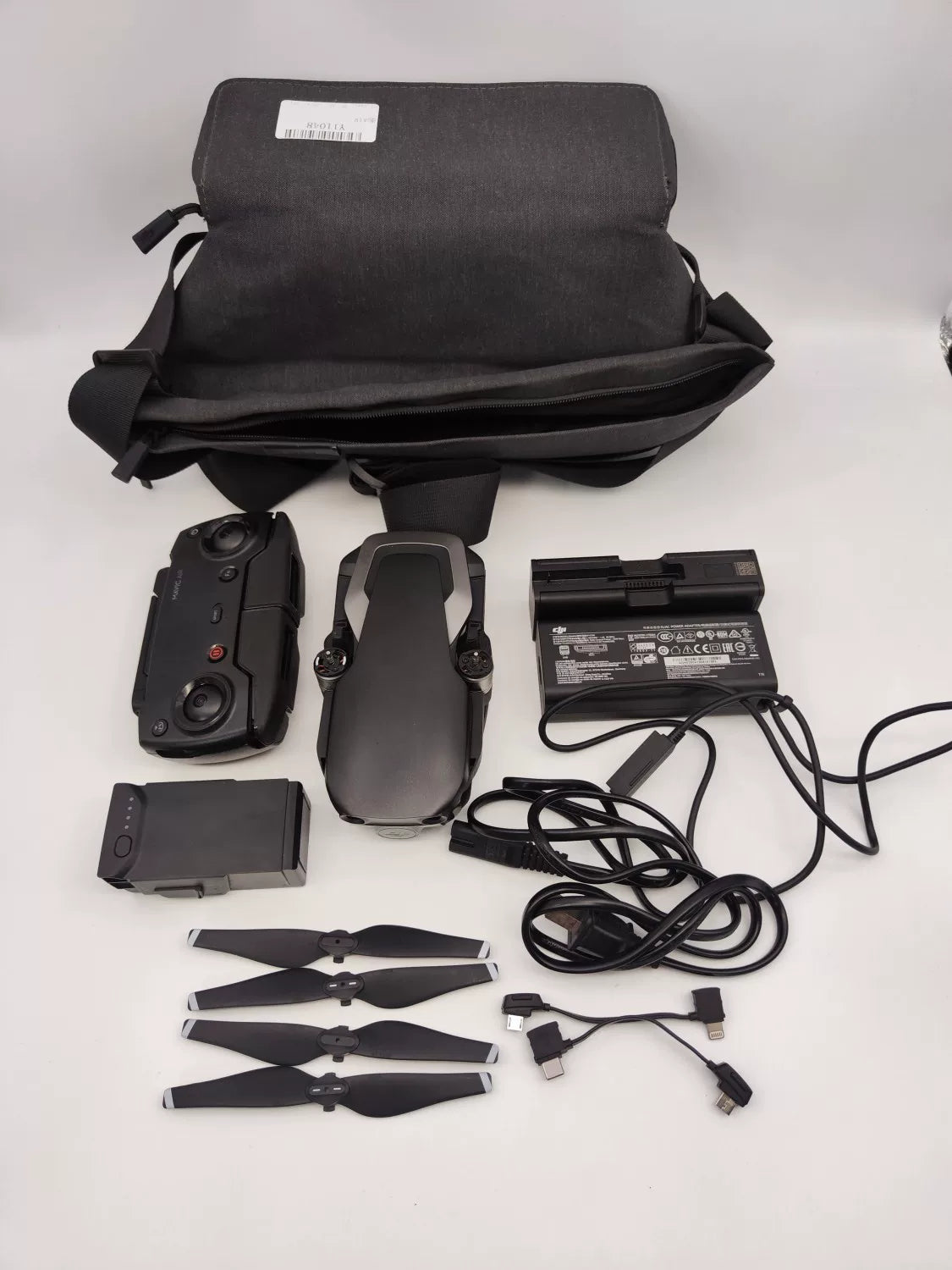 99% New (Mint) DJI air1 Fly More Combo