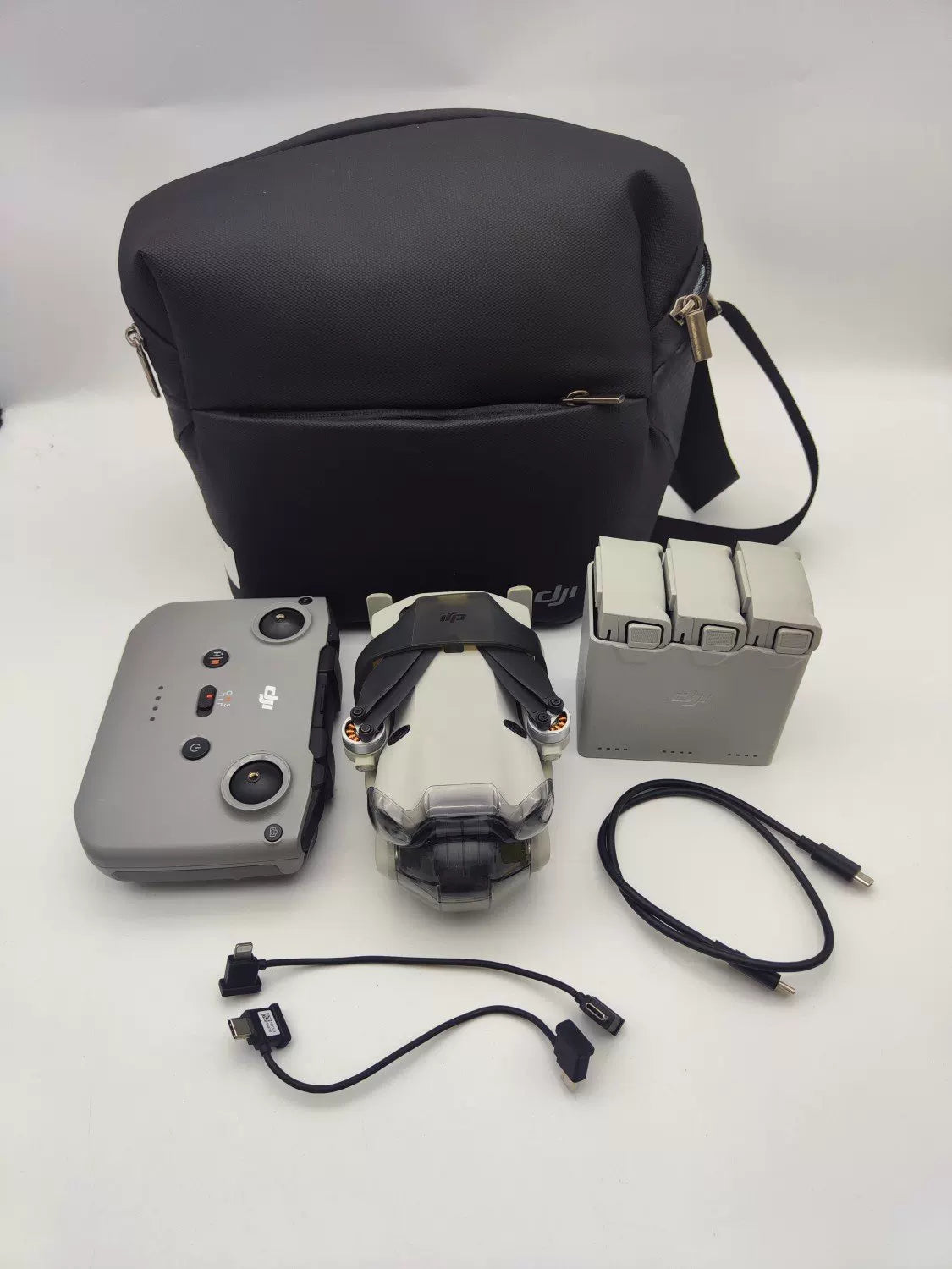 95% New (Like New) DJI mini4pro Fly More Combo