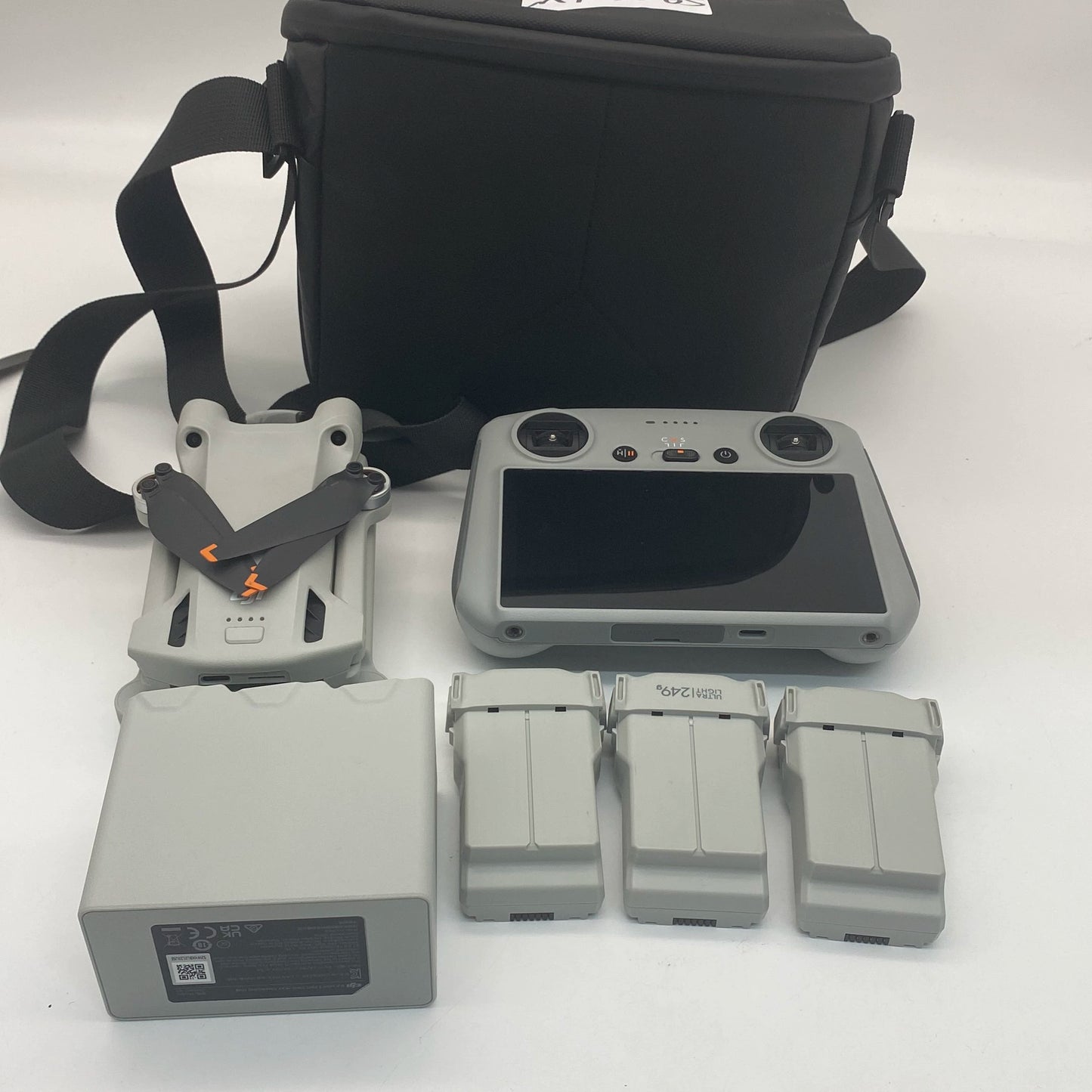 DJI Mini 3 Pro with Screen Remote Long Range Fly More Combo - Excellent (95% New)