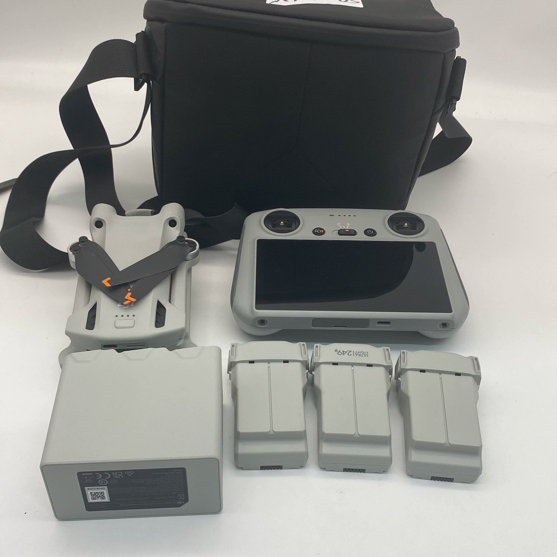 DJI Mini 3 Pro with Screen Remote Long Range Fly More Combo - Excellent (95% New)