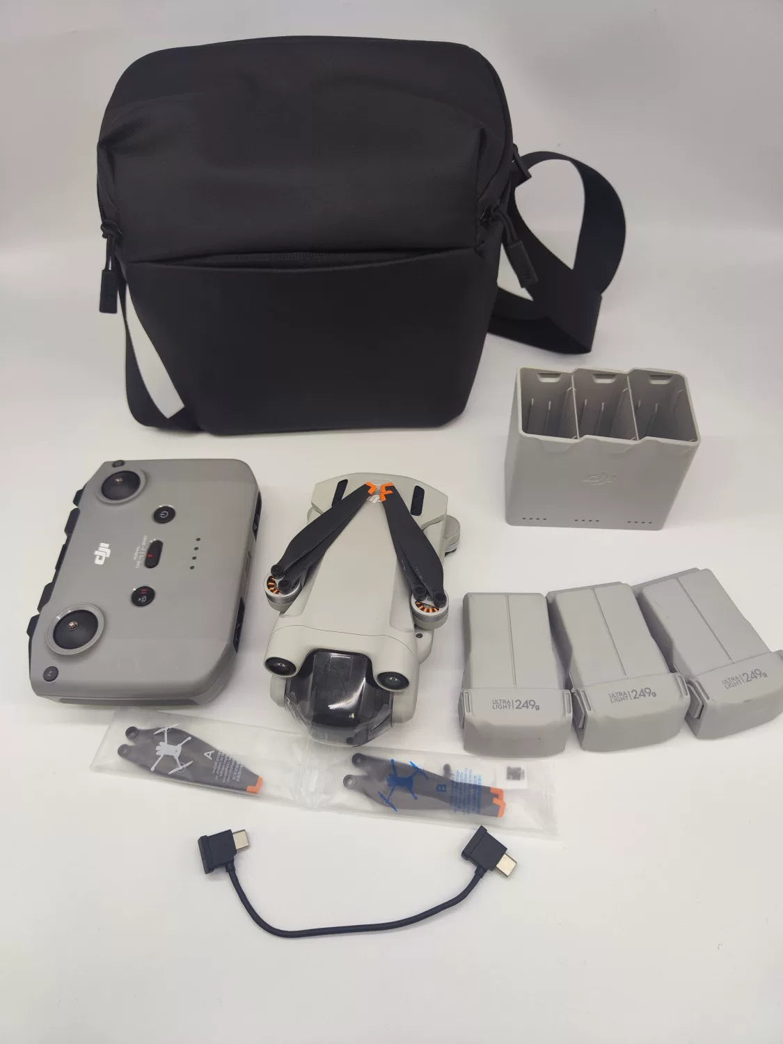99% New (Mint) DJI mini3pro Fly More Combo