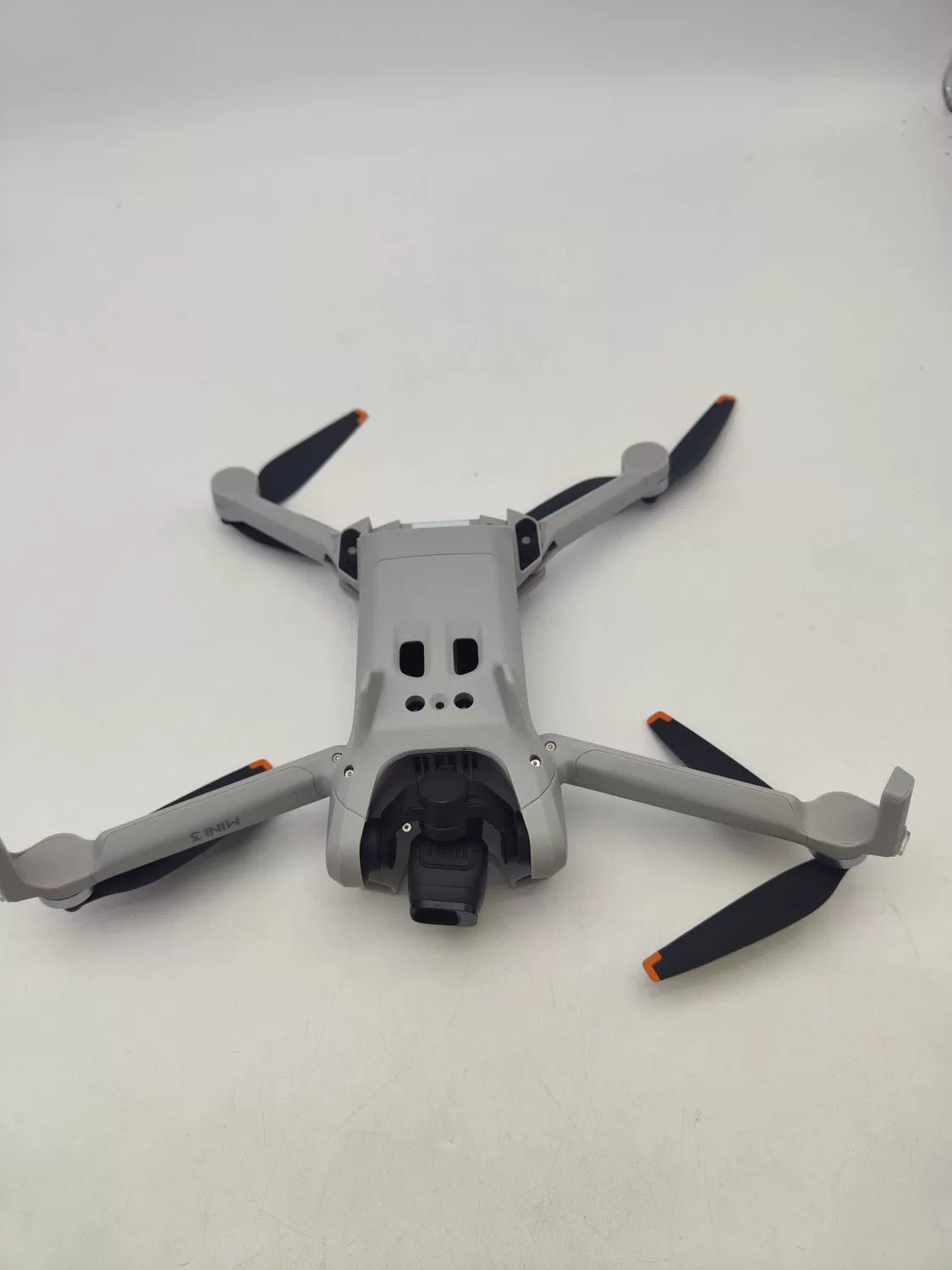 95% New (Like New) DJI mini3 with Screen, Extended Battery Fly More Combo