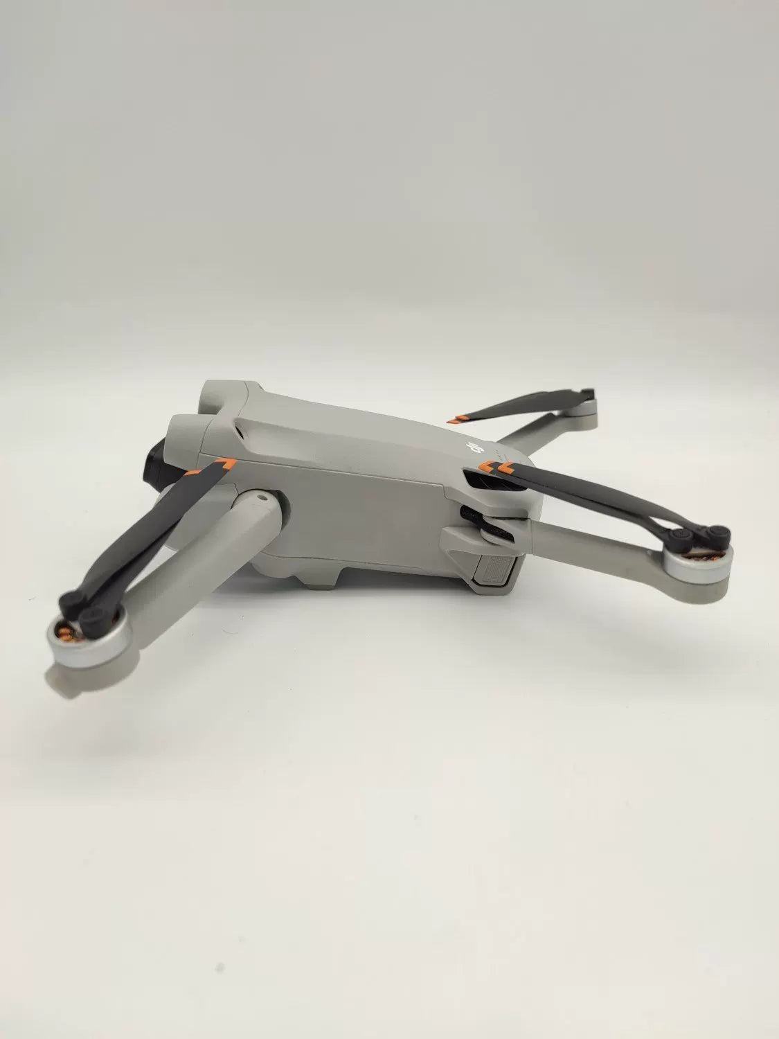 95% New (Like New) DJI Mini3pro with Screen Fly More Combo