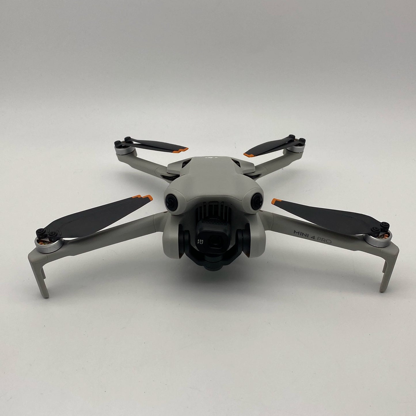DJI Mini 4 Pro with Screen Remote Fly More Combo - Excellent (95% New)