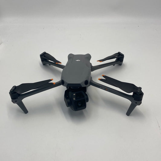 مجموعة DJI Air 3S Fly More Combo مع جهاز تحكم عن بعد بشاشة - ممتاز (95% جديد)