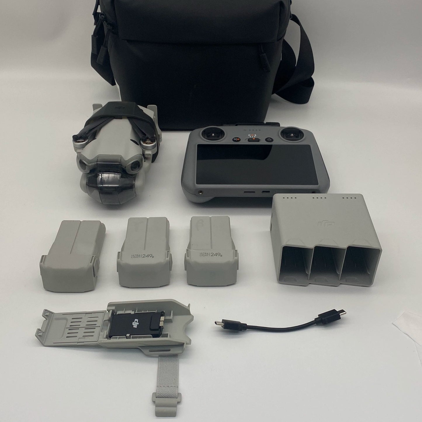DJI Mini 4 Pro with Screen Remote and 4G Module - Excellent (95% New)