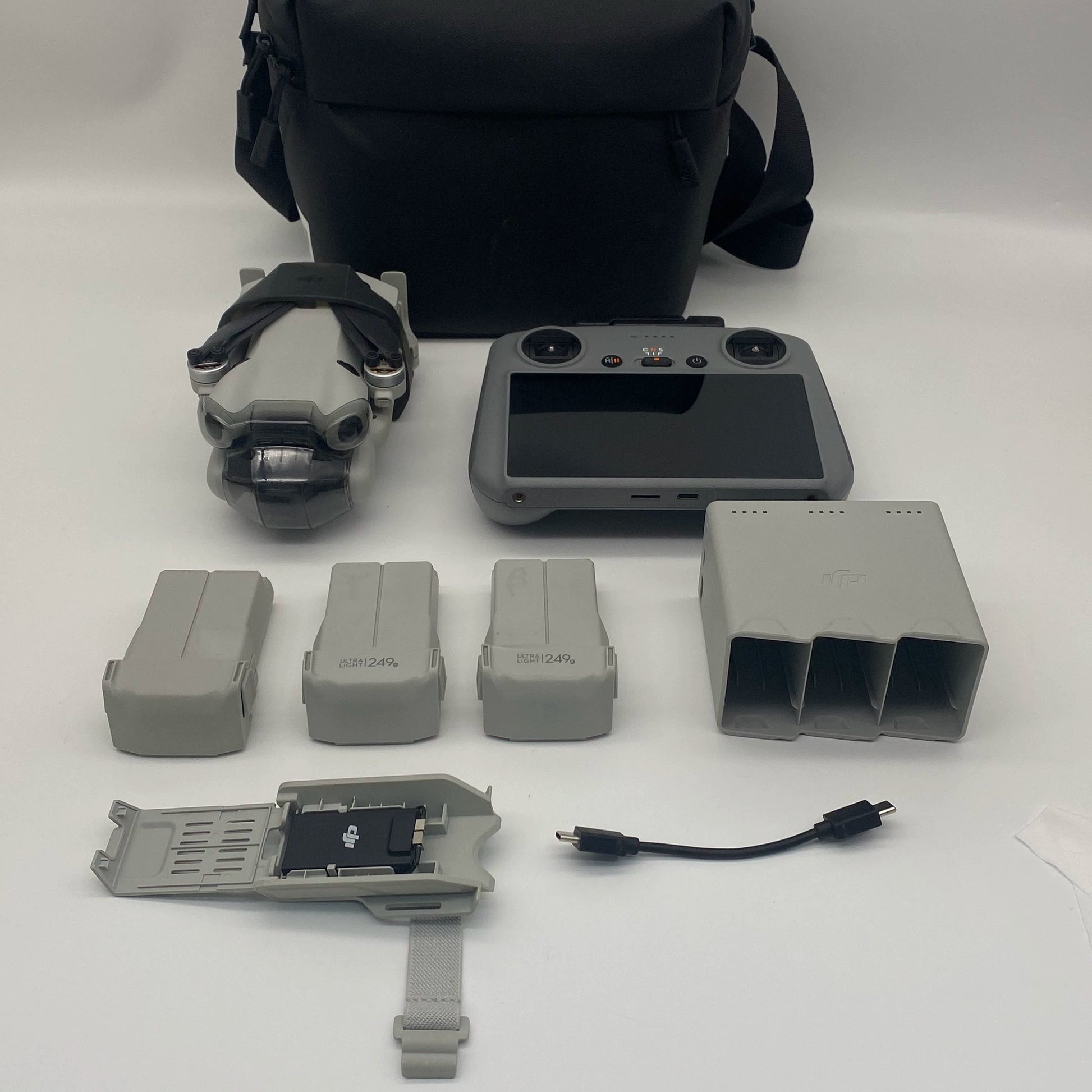 DJI Mini 4 Pro with Screen Remote and 4G Module - Excellent (95% New)
