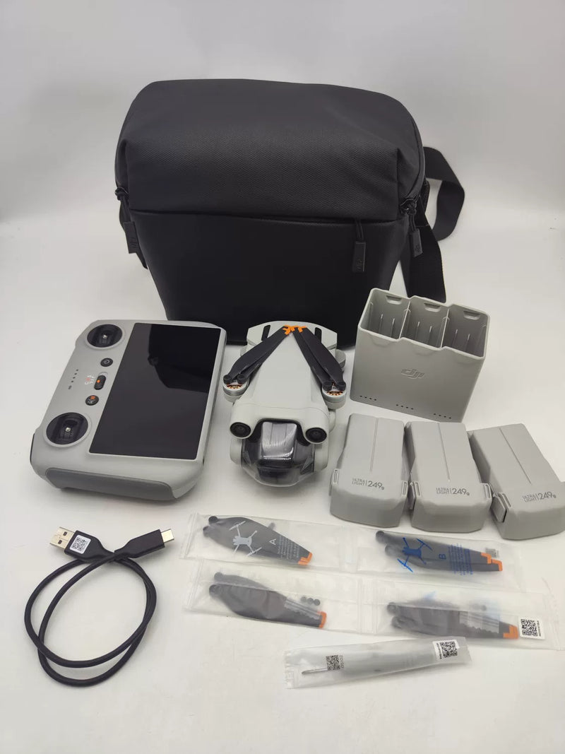 99% New (Mint) DJI mini3pro with Screen Fly More Combo with DJI Care Refresh