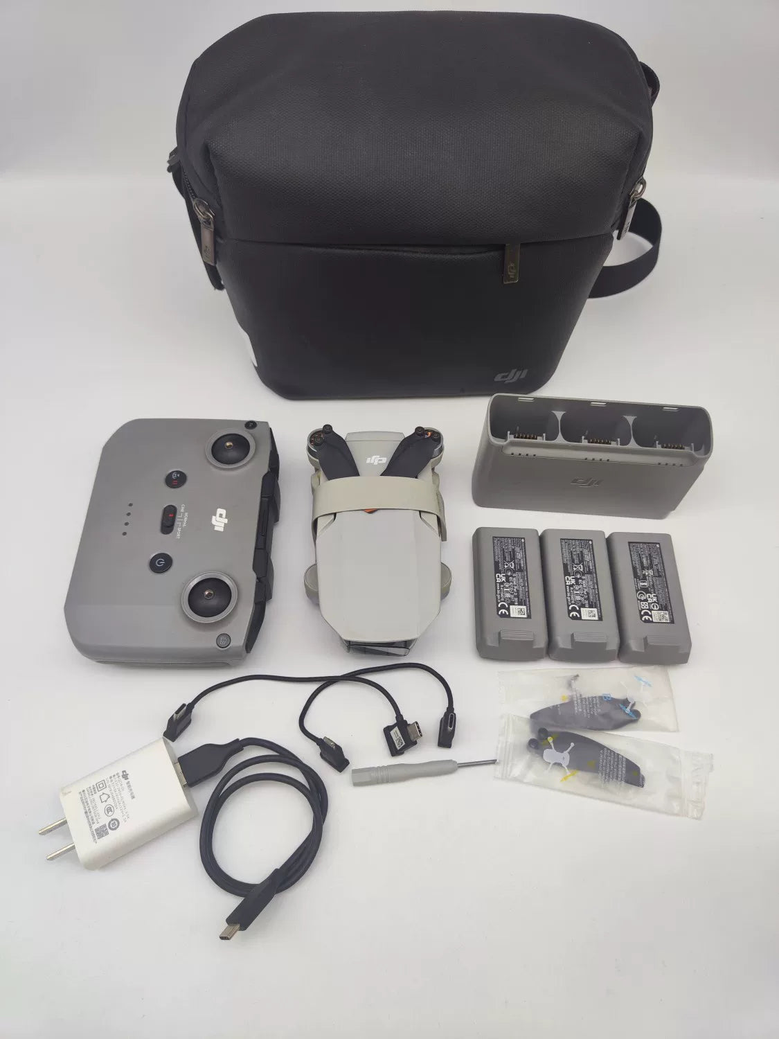 95% New (Like New) DJI mini2 Fly More Combo