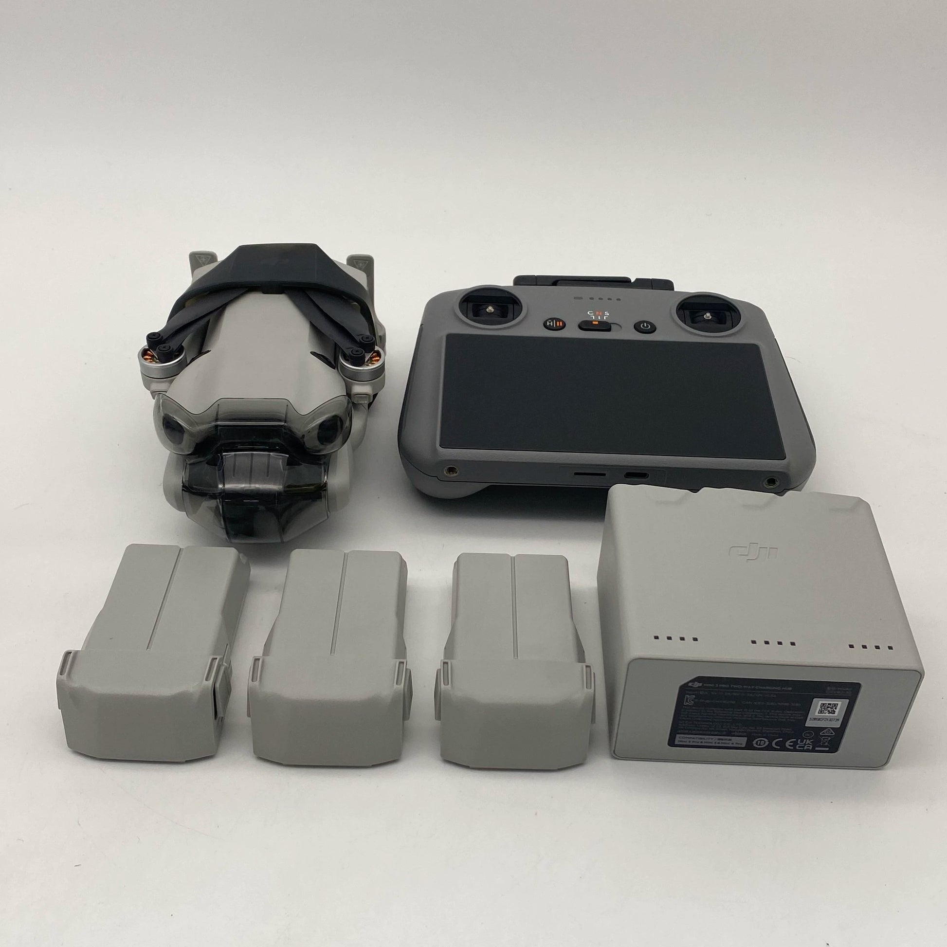 DJI Mini 4 Pro with Screen Remote - Long Range Kit - Excellent (95% New)