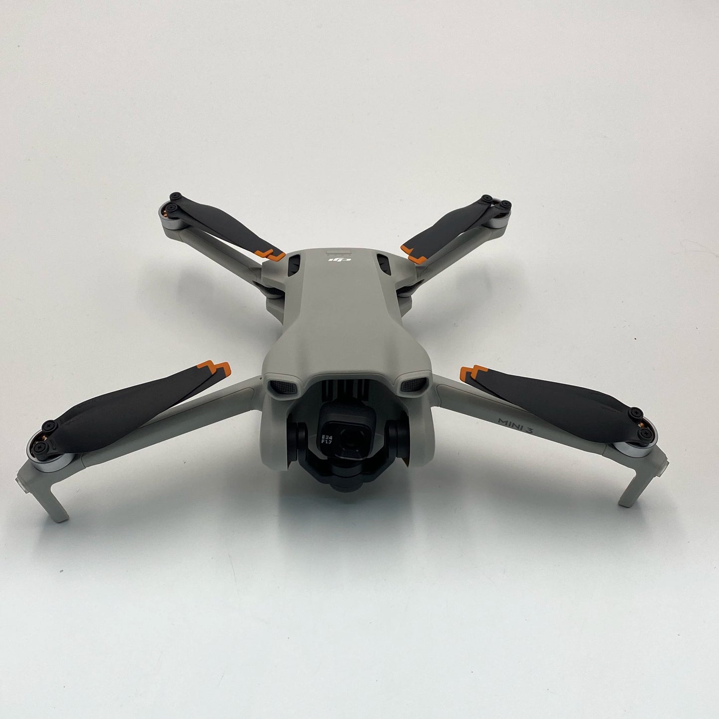 DJI Mini 3 with Screen Remote Fly More Combo - Excellent (95% New)