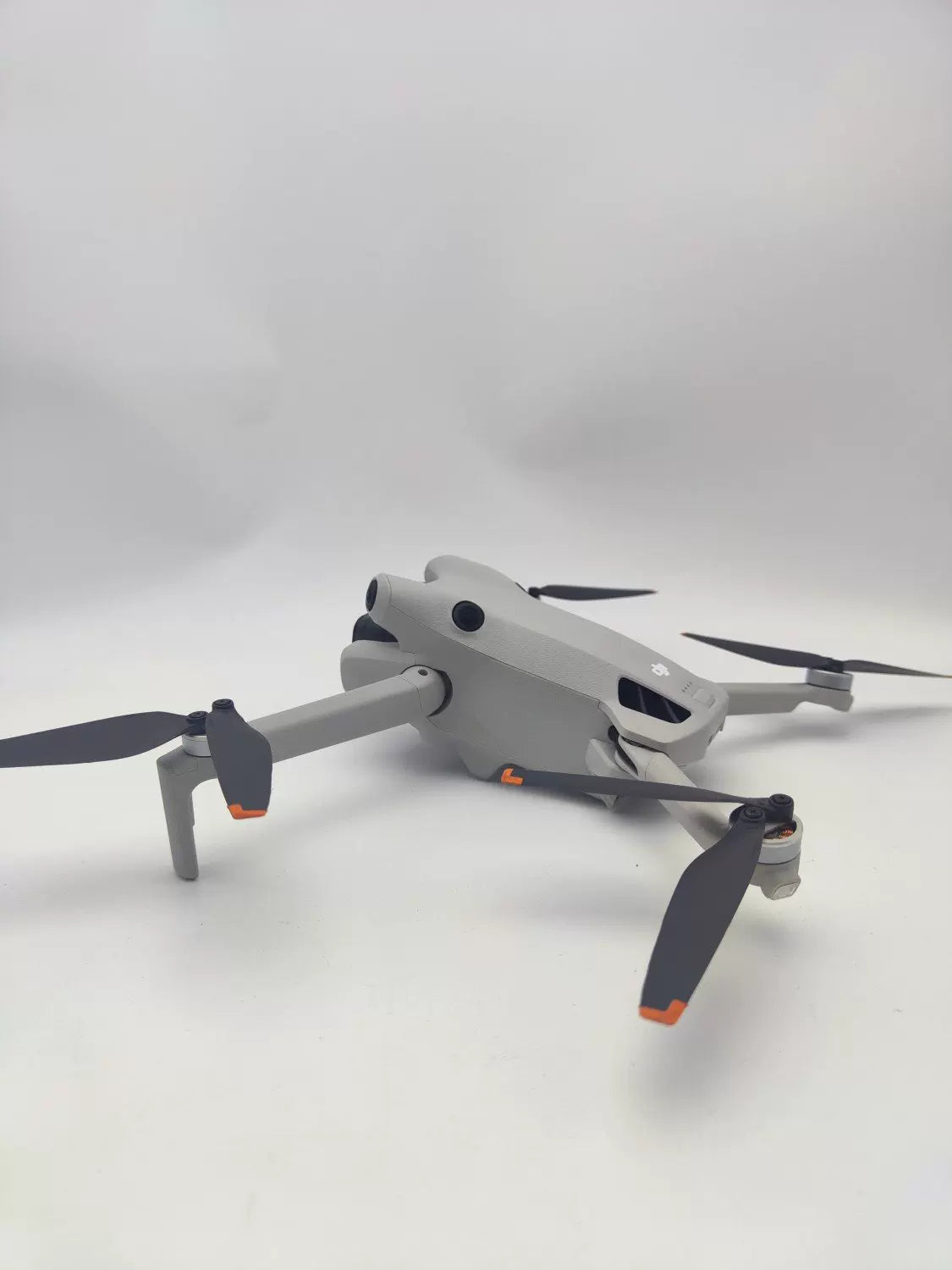 99% New (Mint) DJI mini4pro with Screen Fly More Combo