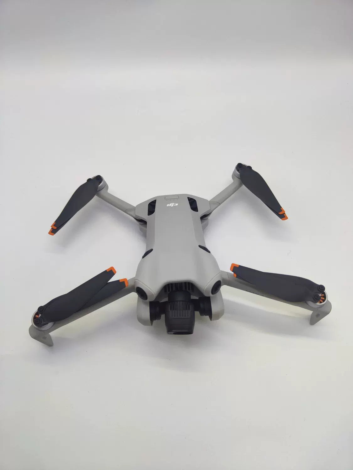 99% New (Mint) DJI mini4pro with Screen, Extended Battery Fly More Combo