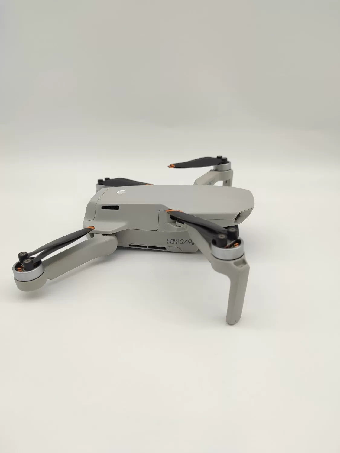 95% New (Like New) DJI Mini2 SE Standard Combo 2-Year DJI Care Refresh