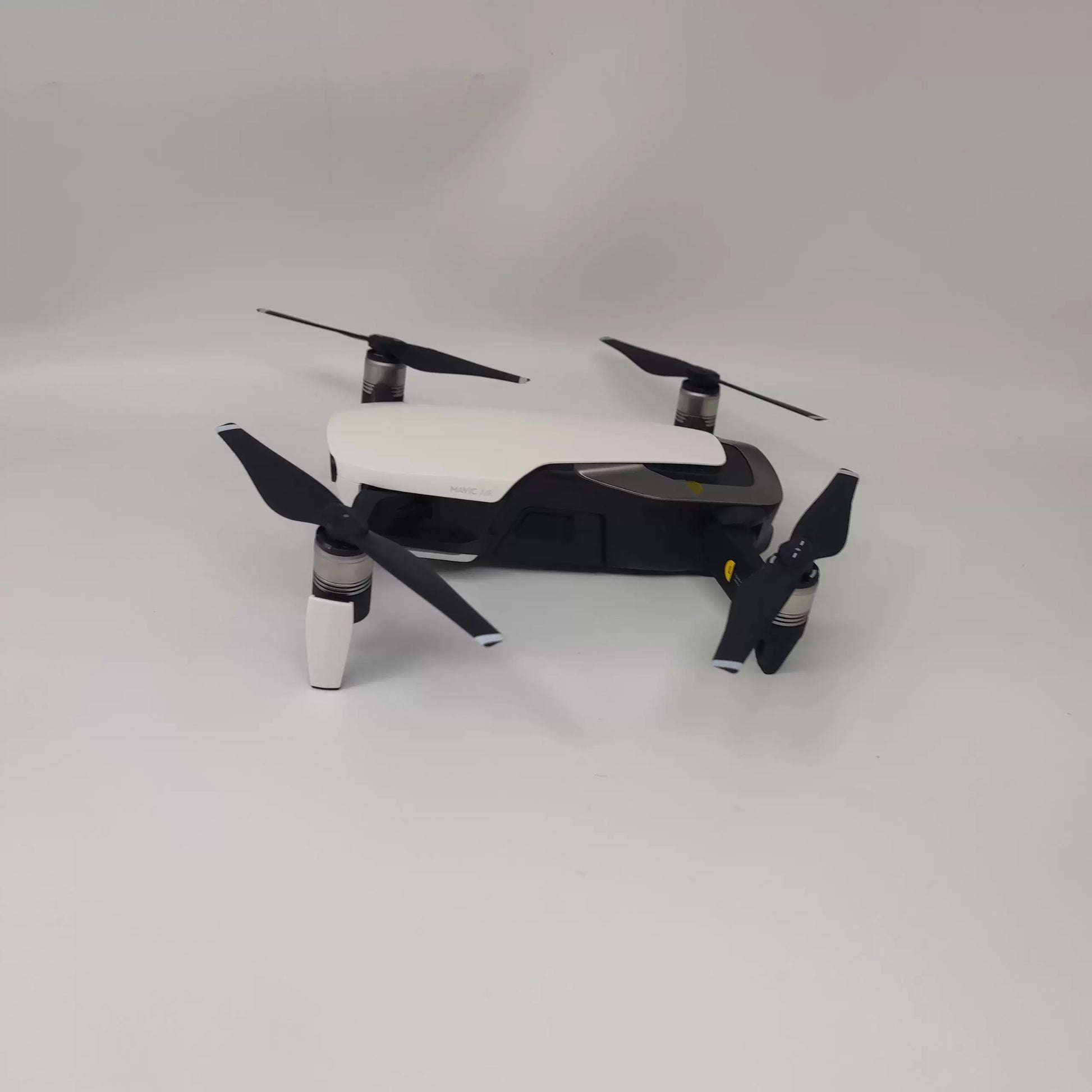 95% New (Like New) DJI AIR Standard Combo with Charging Hub