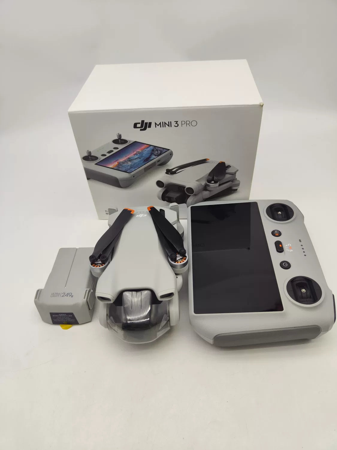 99% New (Mint) DJI mini 3 with Screen Standard Combo with DJI Care Refresh