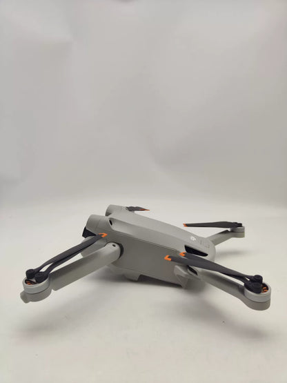 99% New (Mint) DJI mini3pro with Screen Fly More Combo