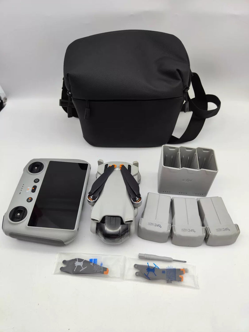 DJI Mini3 with Screen Fly More Combo