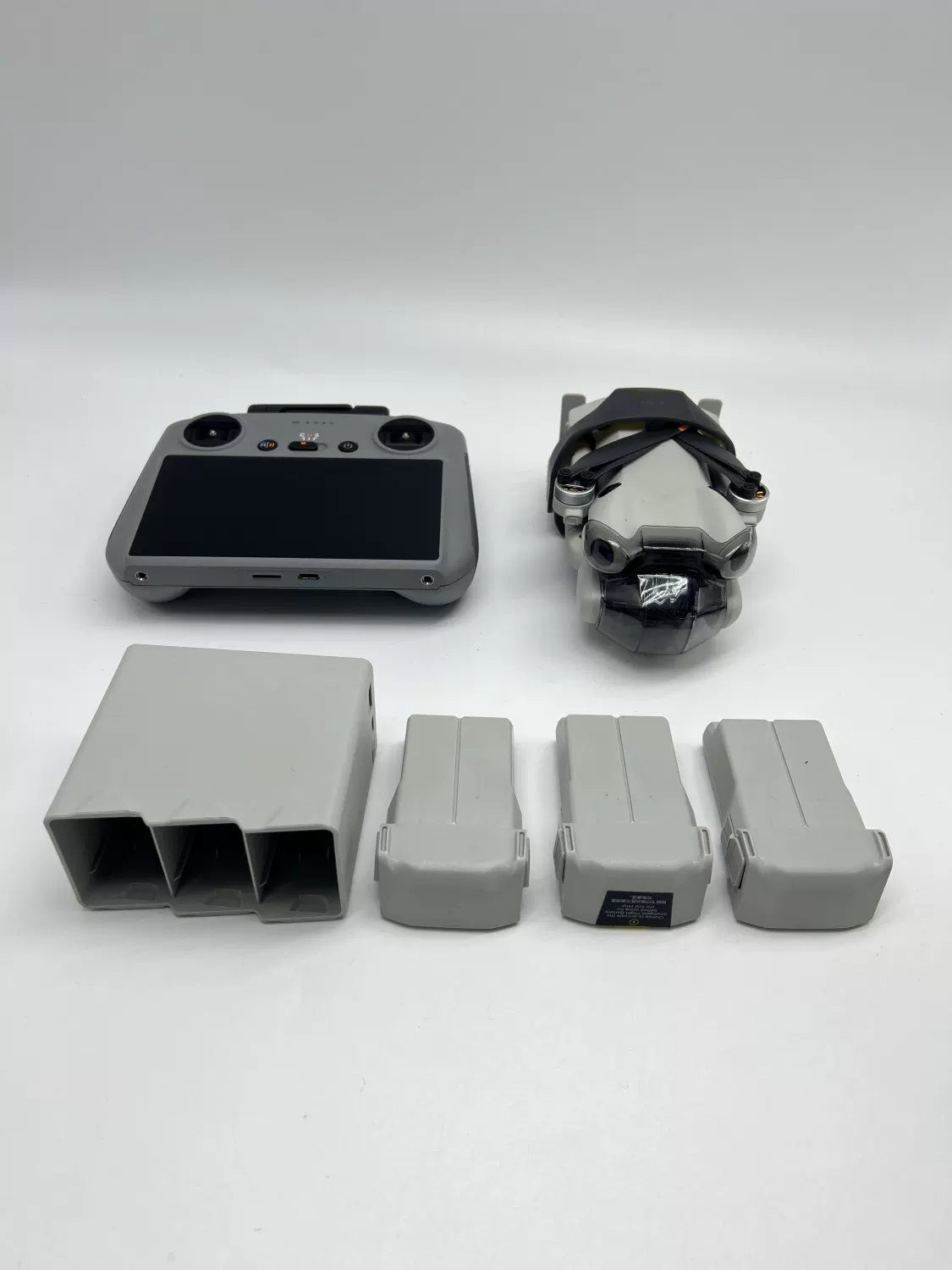 DJI Mini 4 pro with Screen, Extended Battery Fly More Combo